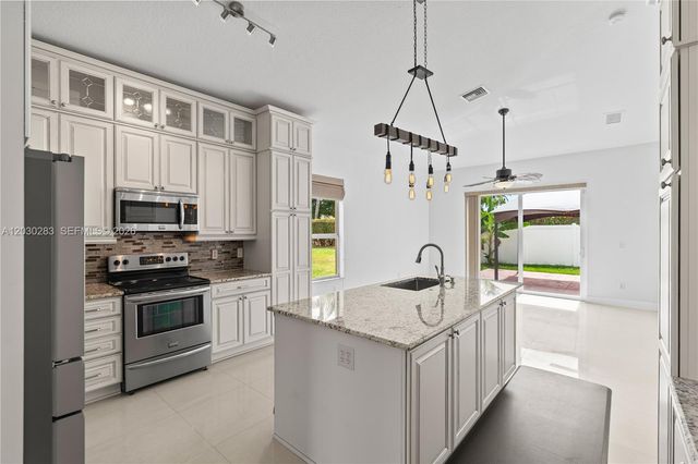 1785 NE 37th Place, Homestead, FL 33033