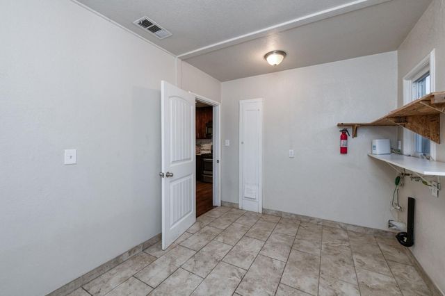 1104 E Fedora Avenue, Fresno, CA 93704