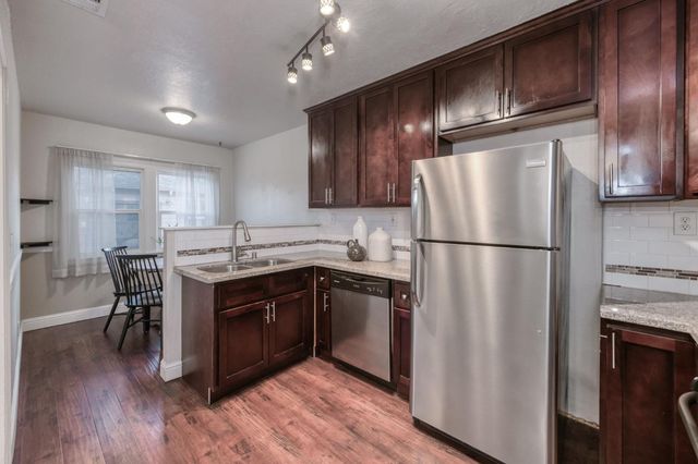 1104 E Fedora Avenue, Fresno, CA 93704