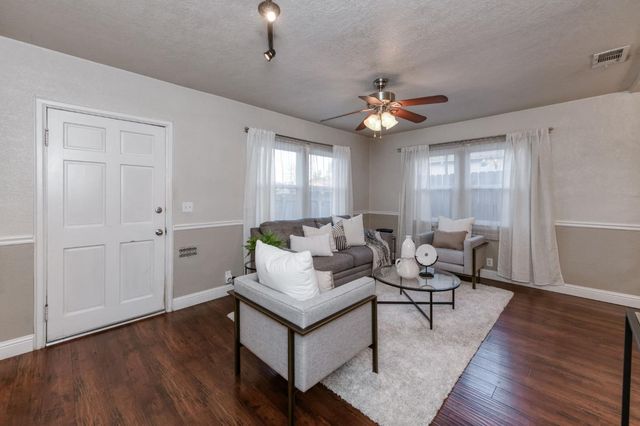 1104 E Fedora Avenue, Fresno, CA 93704