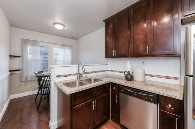 1104 E Fedora Avenue, Fresno, CA 93704