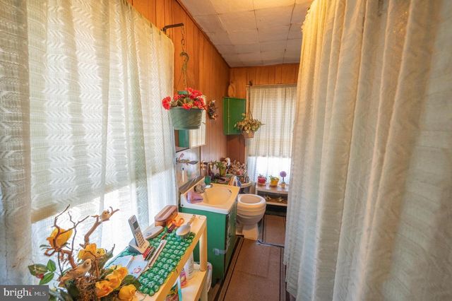 37 N 4TH ST, Emmaus, PA 18049