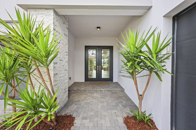 17070 Rainbow Falls Trail, Boca Raton, FL 33496