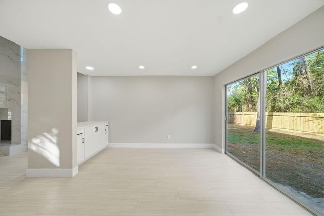 26 N Summer Star Court, The Woodlands, TX 77380