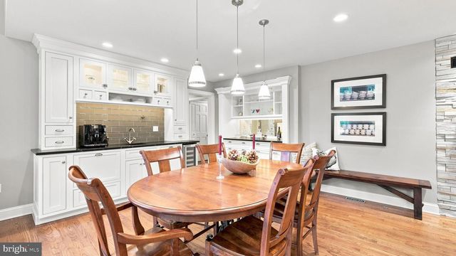 1 COUNTRY CLUB LN, Doylestown, PA 18901