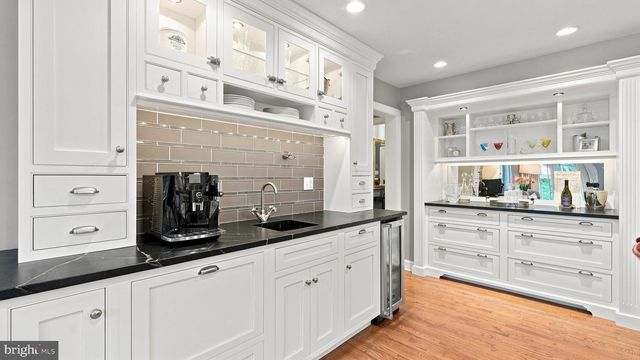 1 COUNTRY CLUB LN, Doylestown, PA 18901