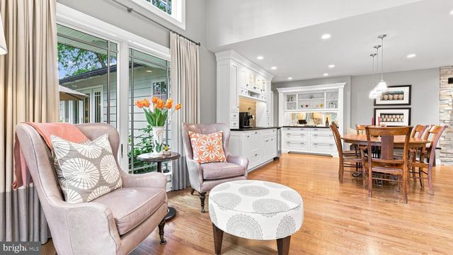 1 COUNTRY CLUB LN, Doylestown, PA 18901