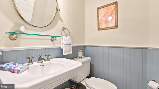 1 COUNTRY CLUB LN, Doylestown, PA 18901
