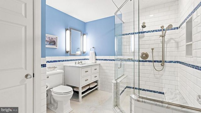 1 COUNTRY CLUB LN, Doylestown, PA 18901