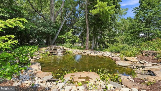 1 COUNTRY CLUB LN, Doylestown, PA 18901