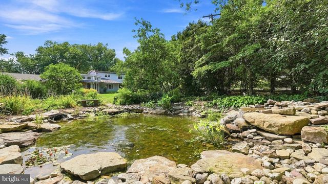 1 COUNTRY CLUB LN, Doylestown, PA 18901