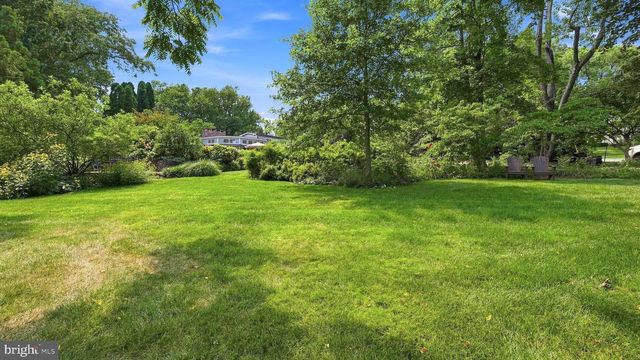 1 COUNTRY CLUB LN, Doylestown, PA 18901