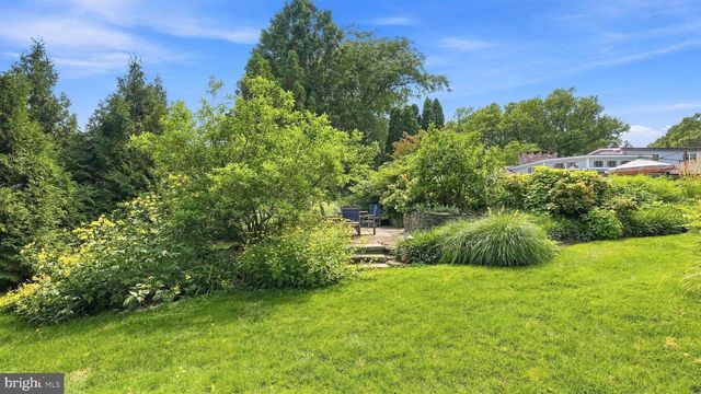 1 COUNTRY CLUB LN, Doylestown, PA 18901