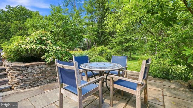 1 COUNTRY CLUB LN, Doylestown, PA 18901
