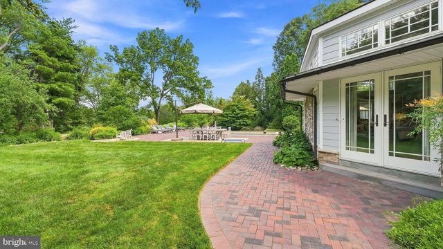 1 COUNTRY CLUB LN, Doylestown, PA 18901