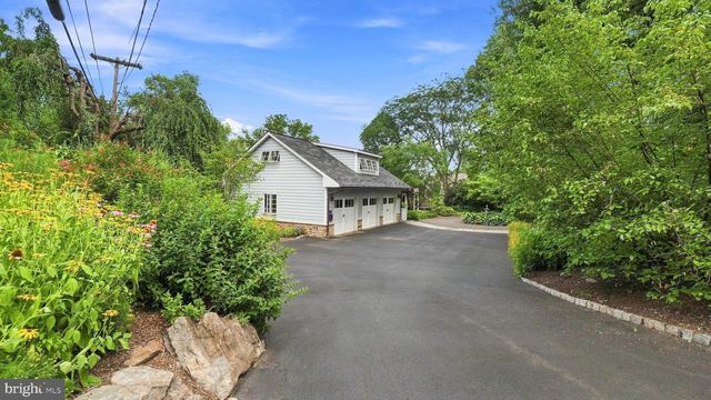 1 COUNTRY CLUB LN, Doylestown, PA 18901