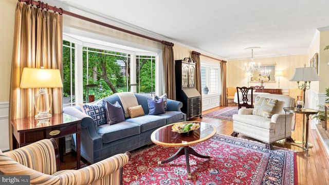 1 COUNTRY CLUB LN, Doylestown, PA 18901