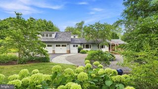 1 COUNTRY CLUB LN, Doylestown, PA 18901