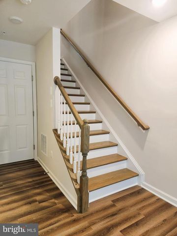 5929 NORTHWEST DR, Hyattsville, MD 20782