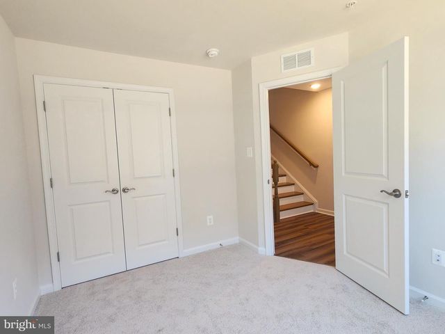 5929 NORTHWEST DR, Hyattsville, MD 20782