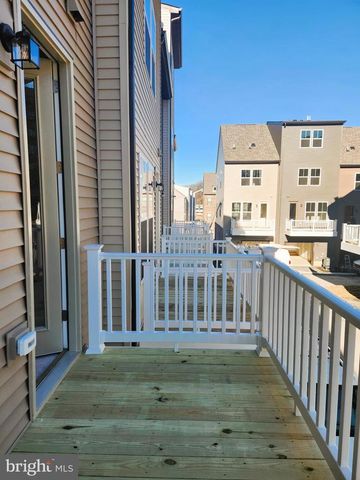 5929 NORTHWEST DR, Hyattsville, MD 20782