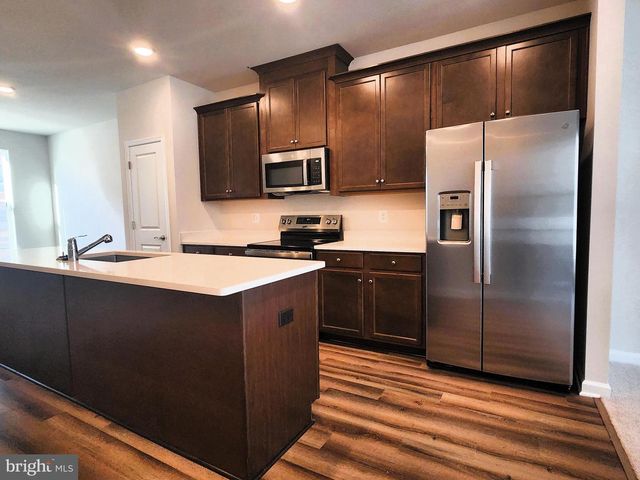 5929 NORTHWEST DR, Hyattsville, MD 20782