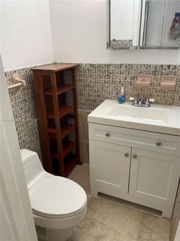 11685 Canal Dr 205, North Miami, FL 33181