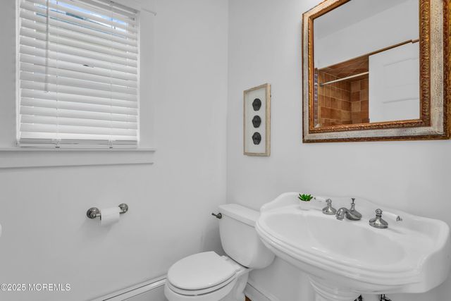 81 Pinckney Road, Red Bank, NJ 07701