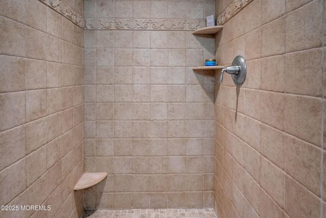 81 Pinckney Road, Red Bank, NJ 07701