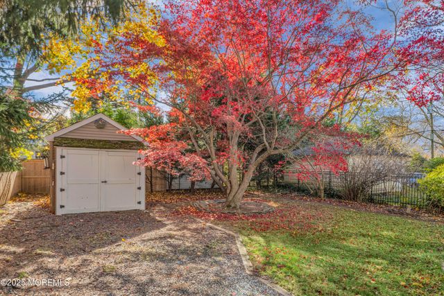 81 Pinckney Road, Red Bank, NJ 07701