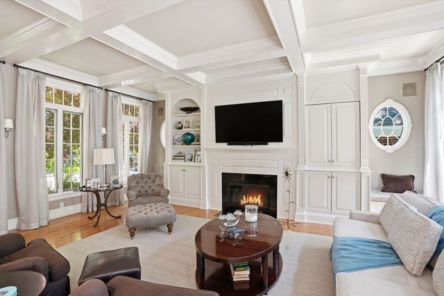 80 Hollingsworth Ave, Braintree, MA 02184