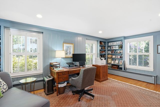 80 Hollingsworth Ave, Braintree, MA 02184