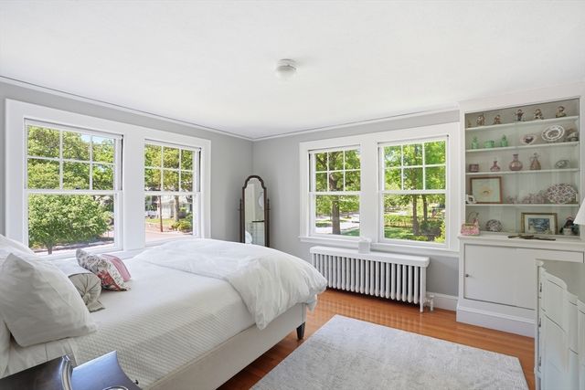 80 Hollingsworth Ave, Braintree, MA 02184