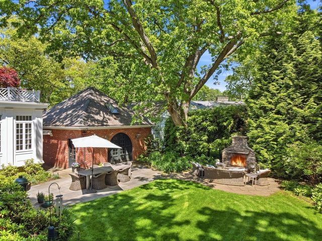 80 Hollingsworth Ave, Braintree, MA 02184