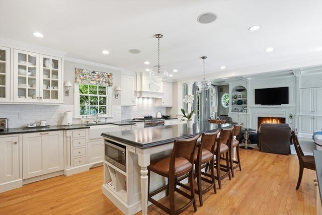 80 Hollingsworth Ave, Braintree, MA 02184