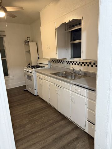 306 N Cleveland Avenue, Sherman, TX 75090