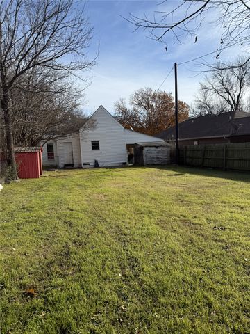 306 N Cleveland Avenue, Sherman, TX 75090