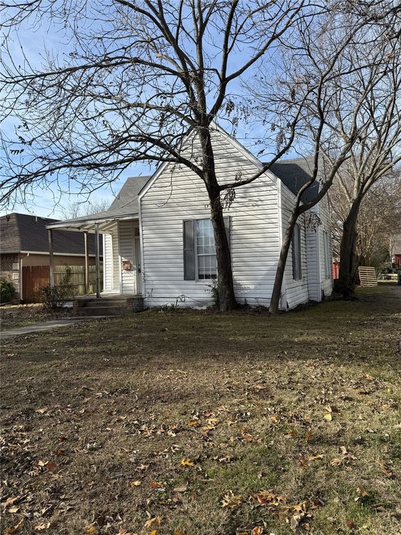 306 N Cleveland Avenue, Sherman, TX 75090