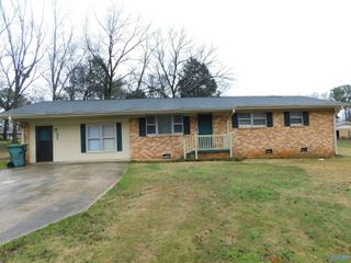 3104 Cumbress Circle NW, Huntsville, AL 35810