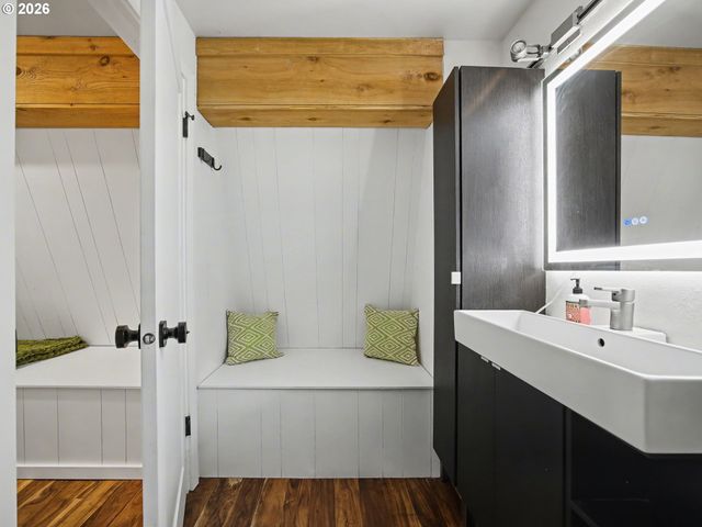 72691 E VILLAGE LOOP Rd, Rhododendron, OR 97049