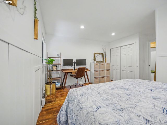 72691 E VILLAGE LOOP Rd, Rhododendron, OR 97049