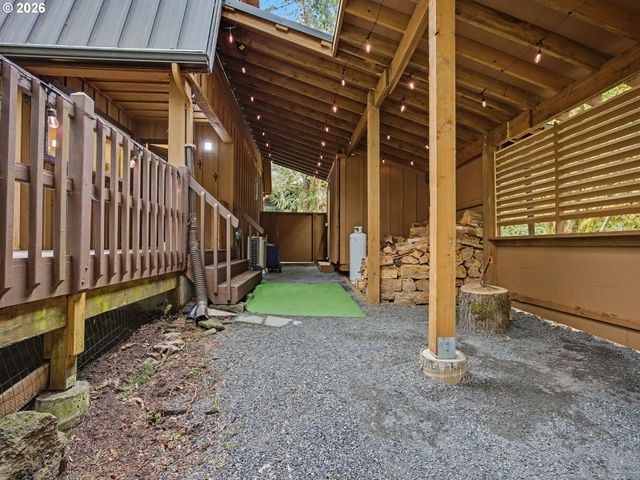 72691 E VILLAGE LOOP Rd, Rhododendron, OR 97049