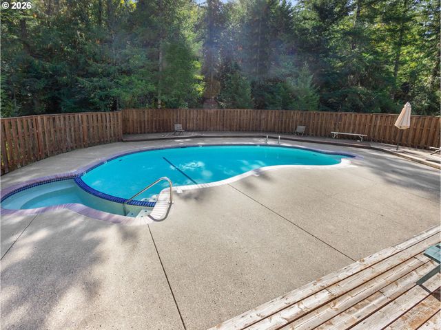 72691 E VILLAGE LOOP Rd, Rhododendron, OR 97049