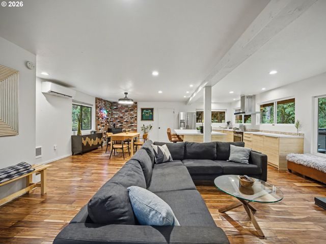 72691 E VILLAGE LOOP Rd, Rhododendron, OR 97049