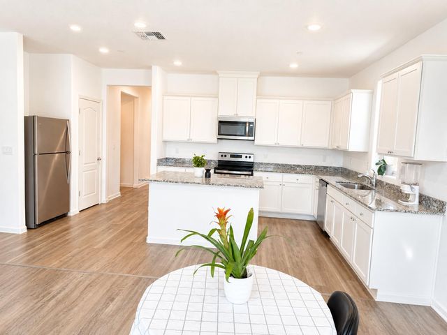 3448 Sina Ct, Stockton, CA 95212