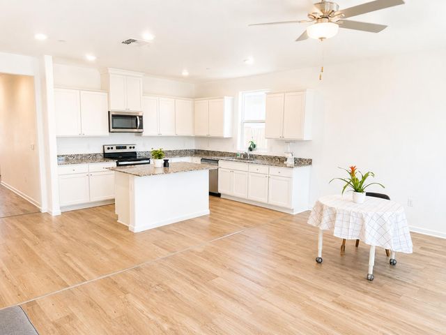 3448 Sina Ct, Stockton, CA 95212