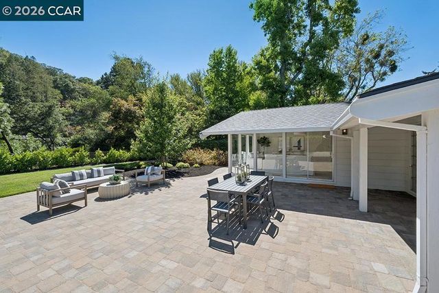 3435 Black Hawk Rd, Lafayette, CA 94549