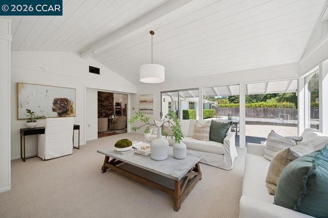 3435 Black Hawk Rd, Lafayette, CA 94549
