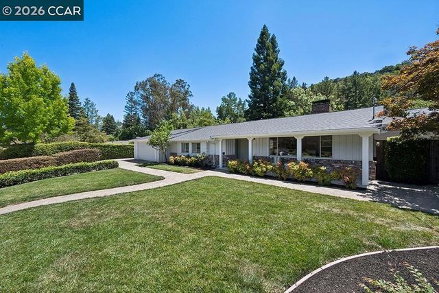 3435 Black Hawk Rd, Lafayette, CA 94549