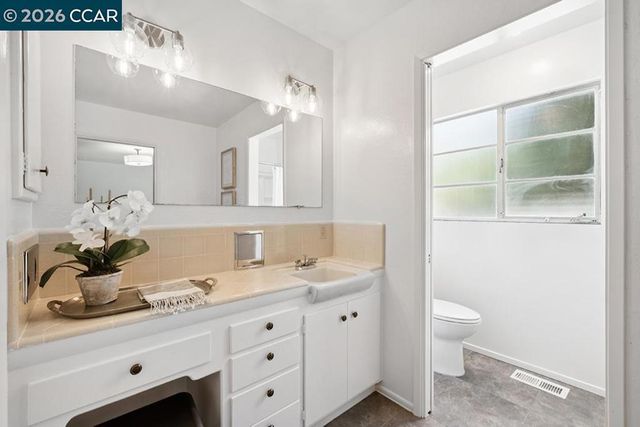 3435 Black Hawk Rd, Lafayette, CA 94549